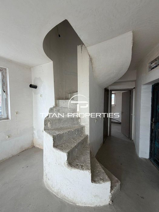 Ексклузивна оферта! Тристаен на 2 нива с АКТ 16 в гр. Айтос