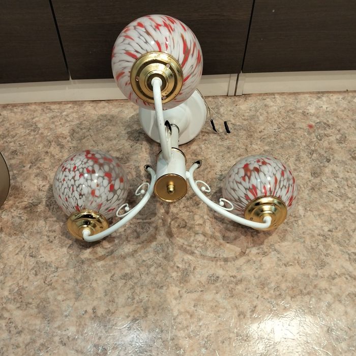 Продам хорошие люстры