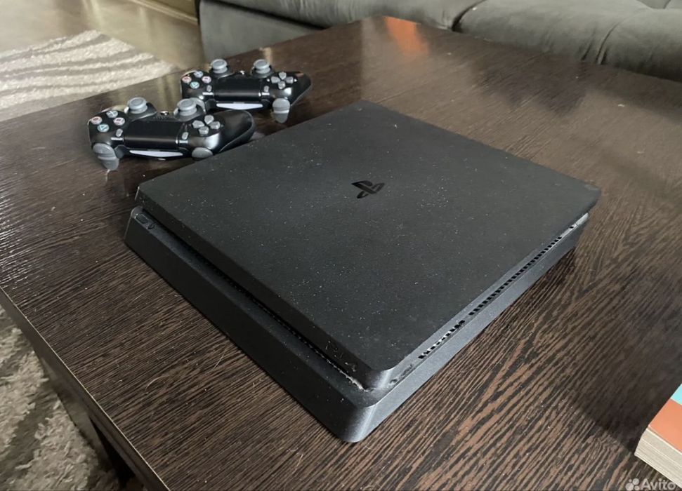 Playstation 4 Slim 1TB