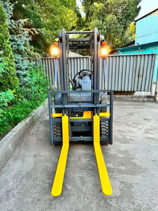 Вилочный Погрузчик Komatsu FG15C- 18