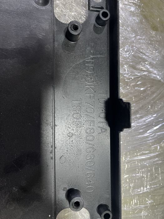 Продам оригинал бампер на hilux