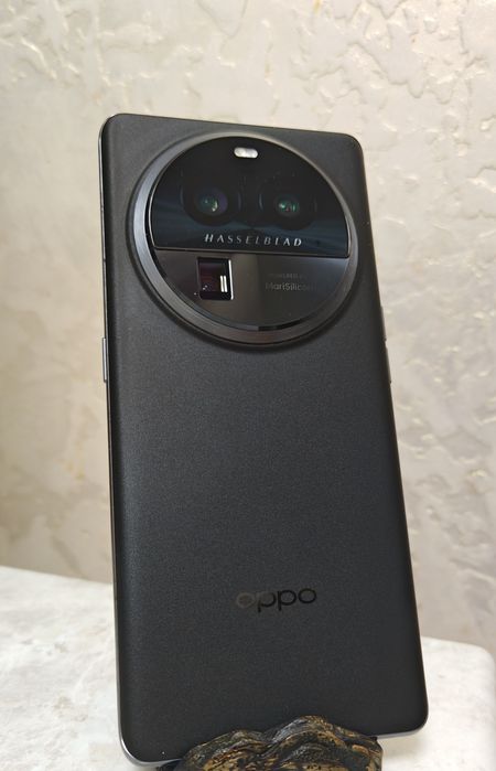 Смартфон Oppo Find X6 Pro