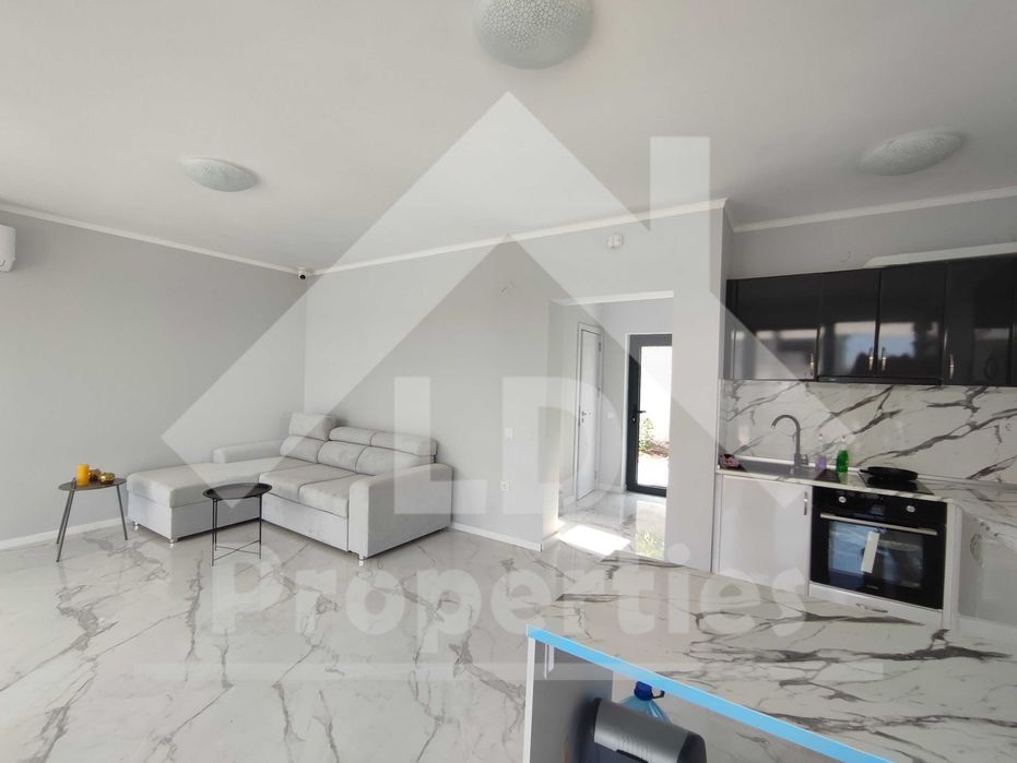 Обзаведена двуетажна къща под наем, Св.Константин и Елена