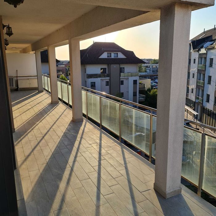 Apartament 4 camere de vanzare Otopeni