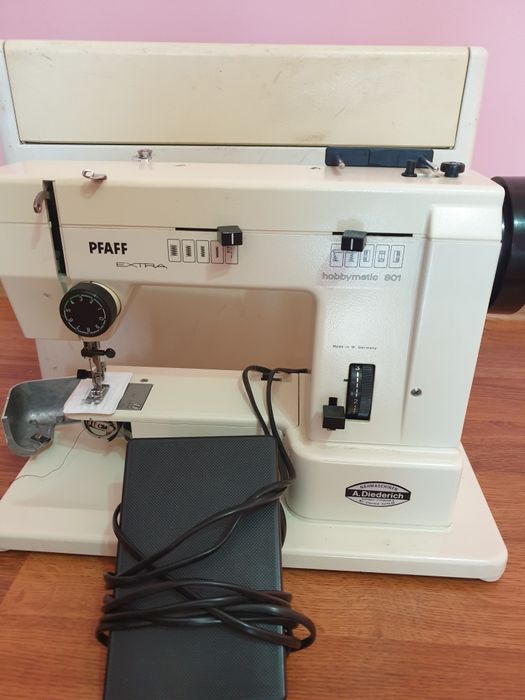 Vând mașini de cusut casnice profesionale