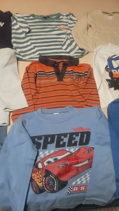 Lot pijamale și bluzițe 3-4 ani