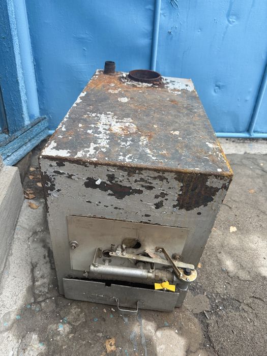Продам чугуная печка с дымоходом
