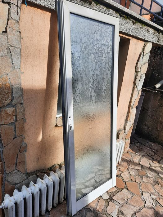 Алуминиева интериорна врата със стъкло !!!