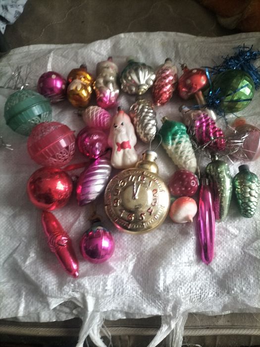 Продаётся ёлочные игрушки цена от 10.000