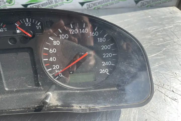 Ceasuri bord Volkswagen VW Passat 1998 1.8 Syncro MT (125 hp)
