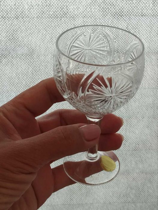 Фужеры и рюмки одинаковые