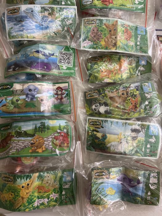 Продам серии игрушек киндер сюрприза