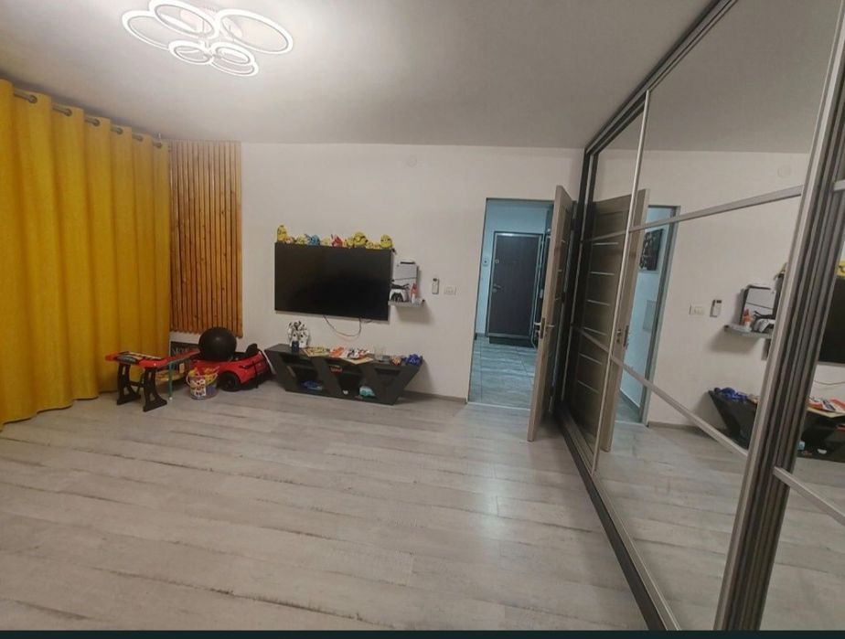 Inchiriez apartament 3 Camere, Bd 1 Decembrie 1918