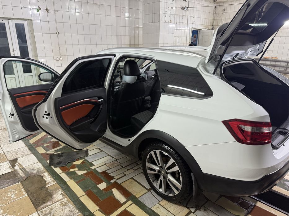 Продам Лада Веста кросс