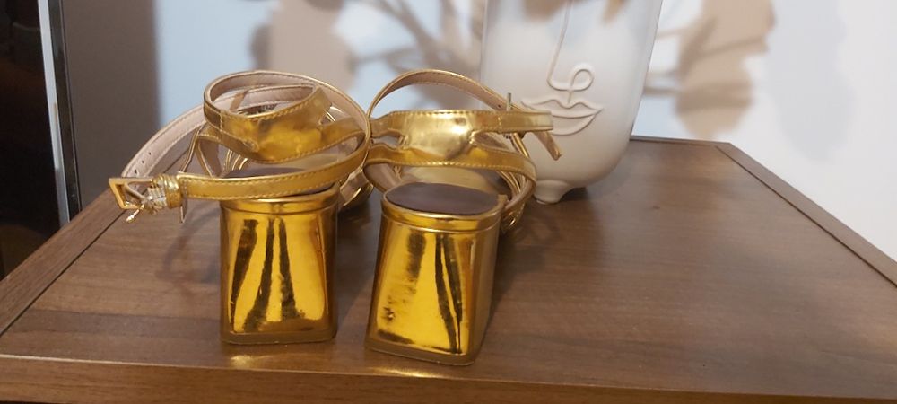 Sandale Piele Zara, aurii, toc 7 cm