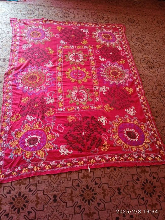 Kashta sotiladi qulda toʻqilgan antikvar kolleksiya