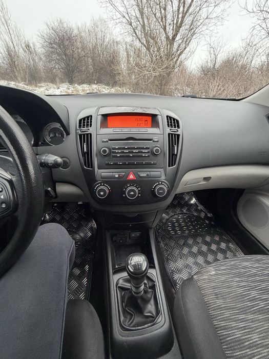 Продавам Kia Ceed 1,4 бензин 2009г.