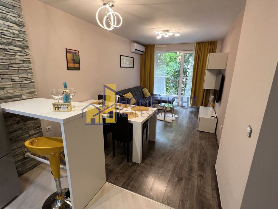 Двустаен апартамент в кв. Лагера