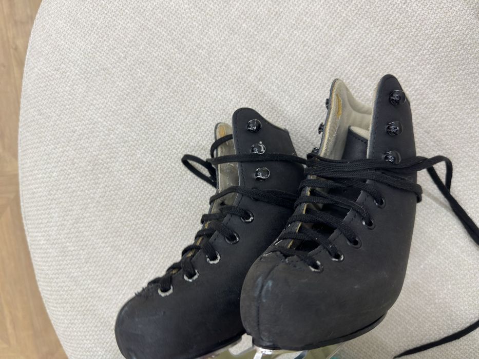 Продам коньки edea размер 205