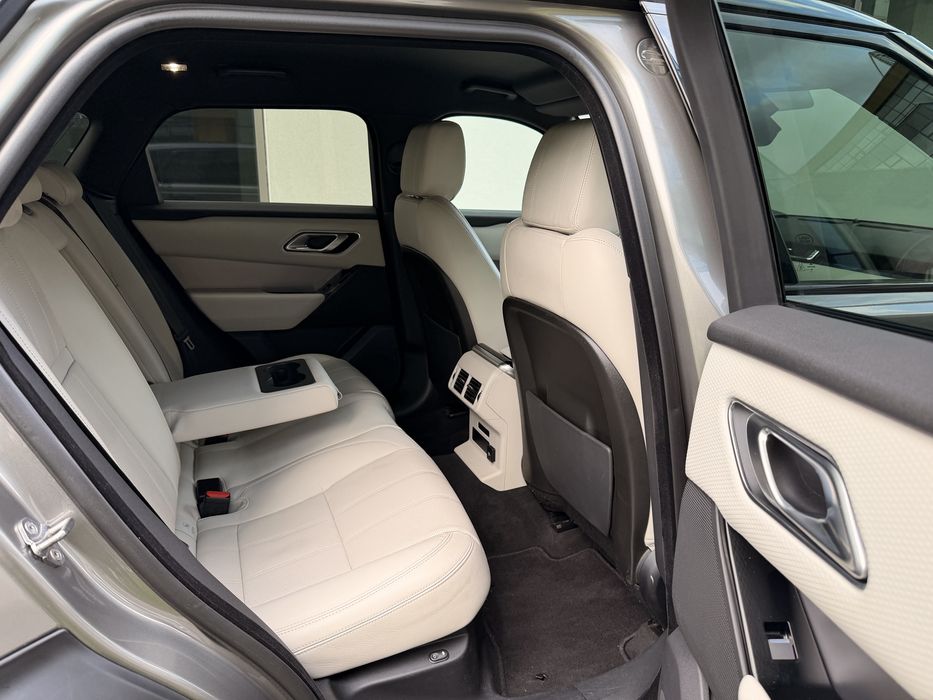 Range Rover Velar - R Dynamic 240 cp