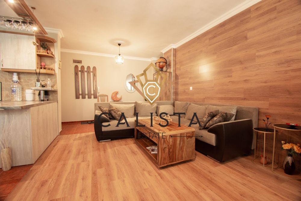 Дава се под наем Тристаен апартамент в София, Център - 110 кв.м за 1295.4 € - Снимка #1