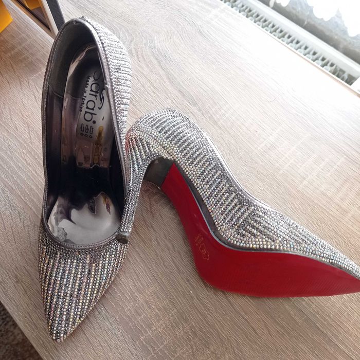 Официални дамски обувки само за 39,99 лв. + подарък чантичка