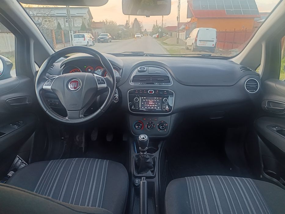 VAND FIAT PUNTO EVO BENZINA 1,2 AN 2011 KM 88600 reali