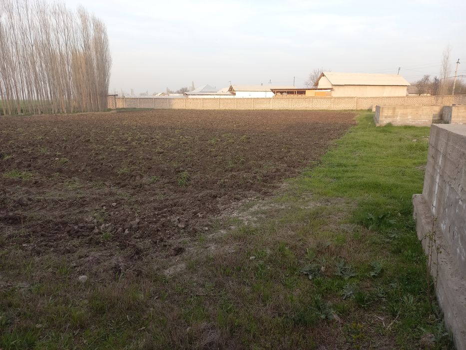 Участка сотилади. Хужжатлари бор Срочна. Таш.обл. Уртачирчиқ тум