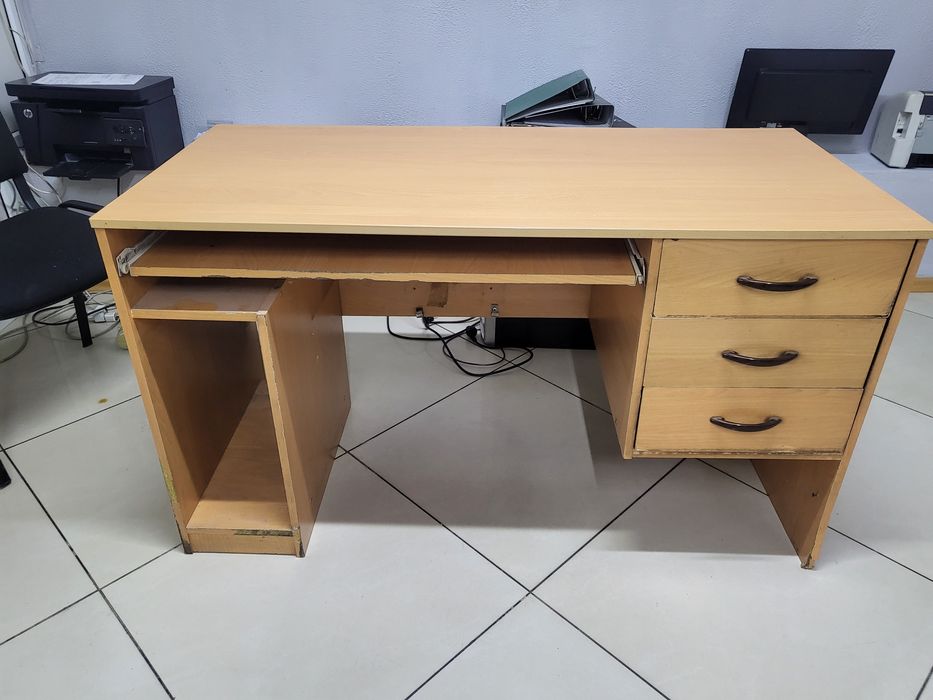 Стол офисный компьютерный