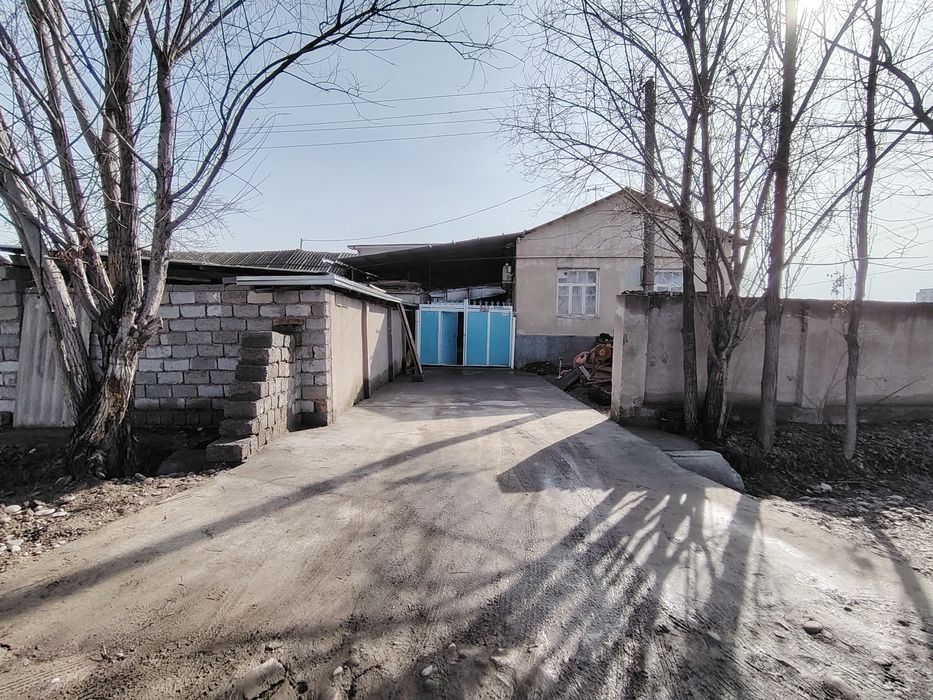 Uchastka sotiladi foot siti yonoda