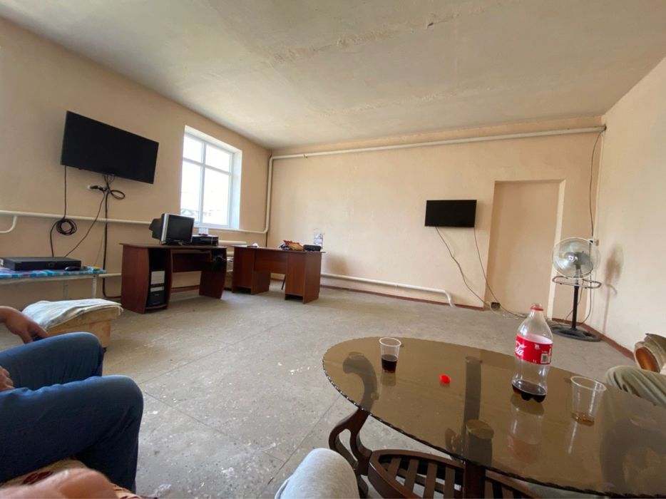 Ferma yoki  Ishlab chiqarish uchun yer noturar bino sotiladi