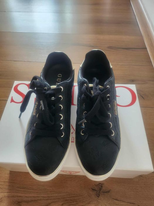 Женски обувки Guess