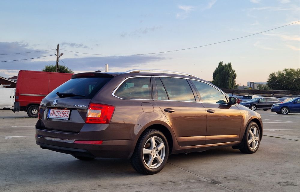 Skoda Octavia Business 2.0 Tdi/Bi-Xenon/DSG/Led/Distronic/Keyless