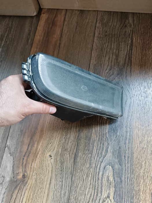 Туманка BMW E38  правая