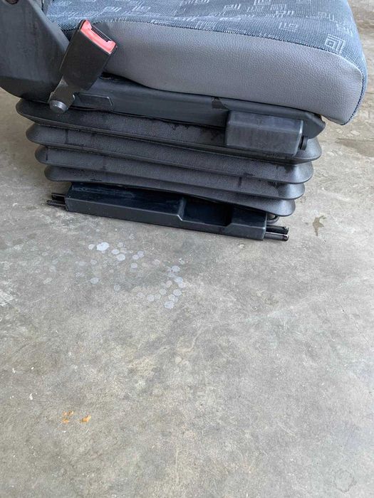 Scaun telescopic pe perna de aer Mercedes Sprinter VW LT an 2000-2006