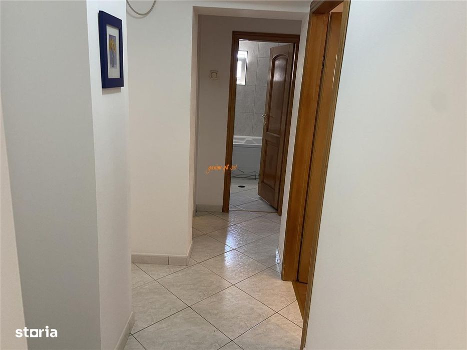 Apartament 4 camere Focsani , zona b- dul Independentei , suprafata ge