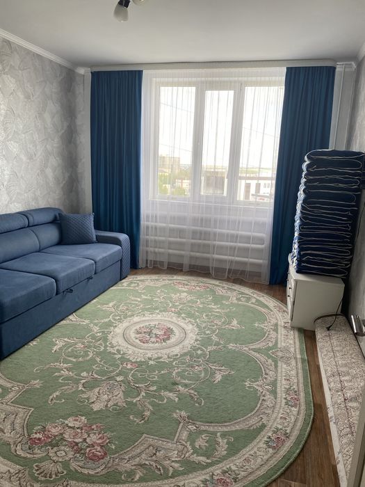 Продам квартиру в 4 микрорайоне 3 комнатная ТОРГ