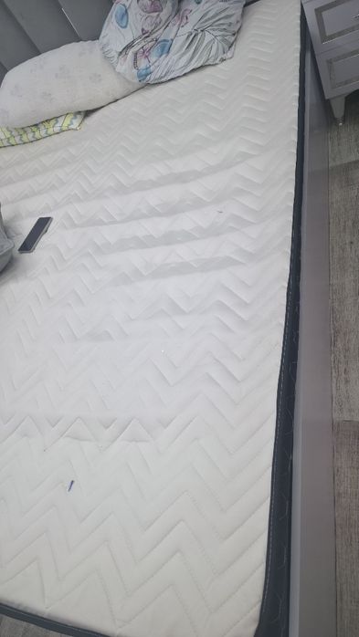 Продам б/у матрас