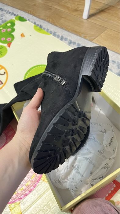 Продам женские сапоги