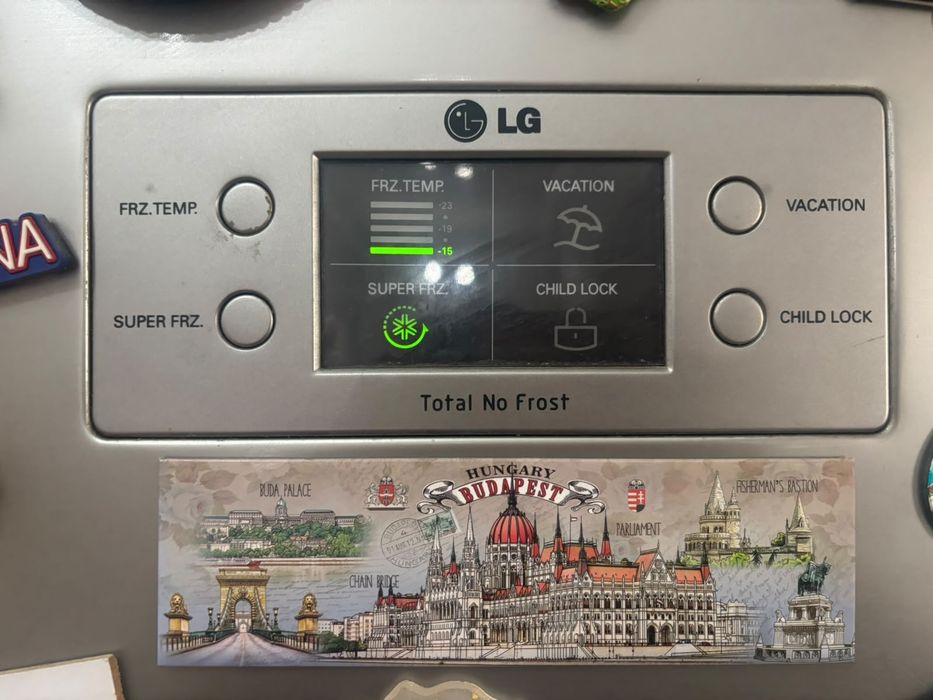 Холодильник LG почти новая