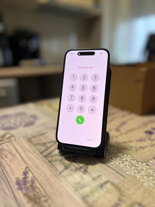 iPhone 15  Negru Ideal pentru  Piese Recarosare