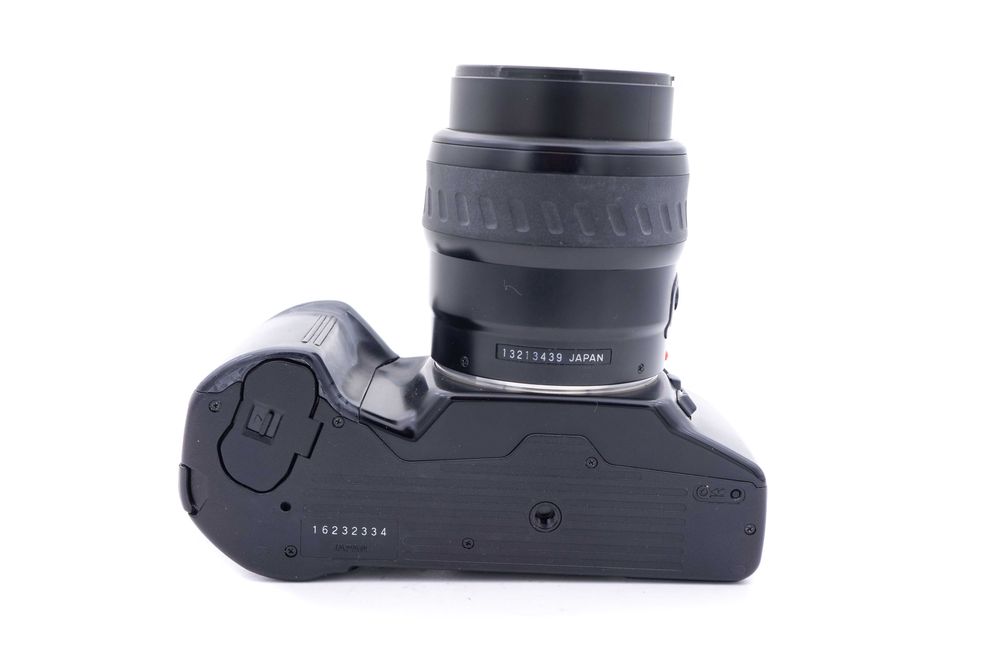 Aparat foto film Minolta Dynax 5xi cu Minolata xi 28-80mm f4-5.6