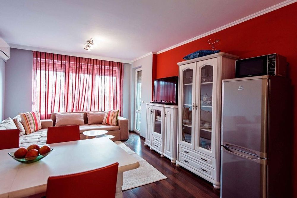 Дава се под наем Двустаен апартамент в Пловдив, Център - 60 кв.м за 382.5 € - Снимка #1