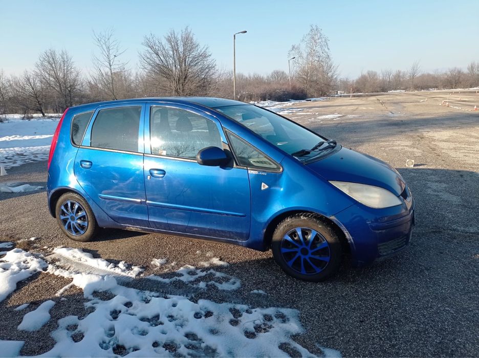 Mitsubishi colt 2006 г на части