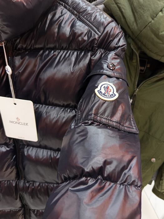 Яке Moncler матирано нови
