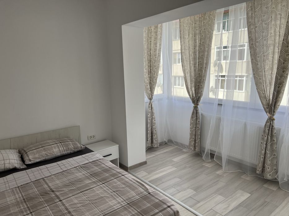 Inchiriez apartamnt 4 camere in orasul Sinaia pe termen lung