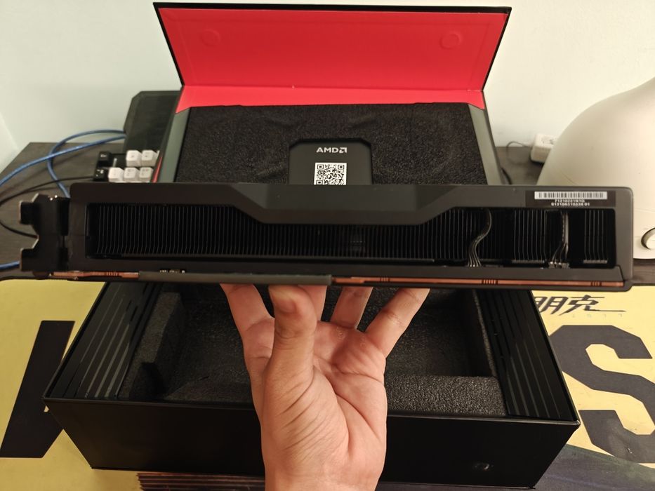 Продам AMD RX 6800XT