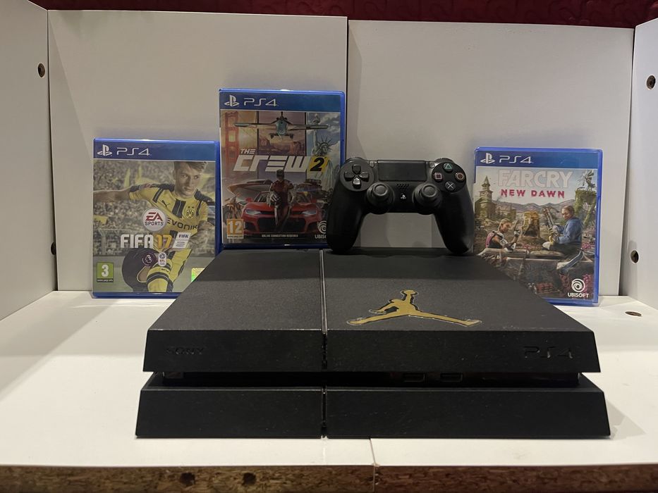 Vand playstation 4 500Gb
