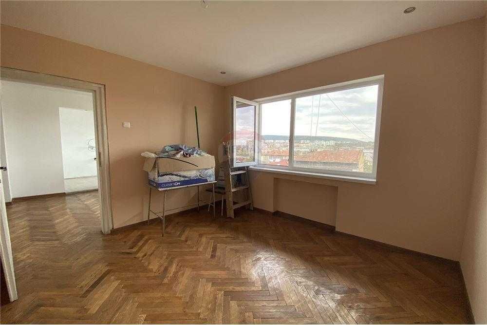Продава се Тристаен апартамент в Шумен, Пазара - 77 кв.м за 1822 €/кв.м - Снимка #8