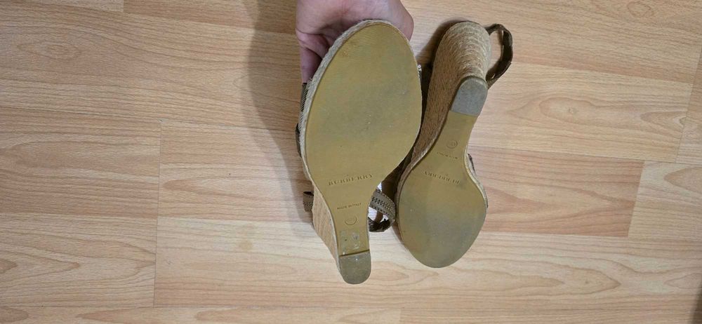 Burberry 40 номер-дамски сандали